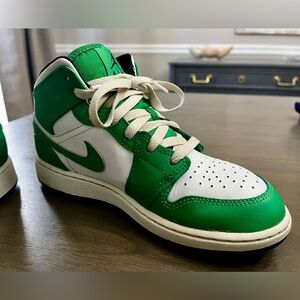 Air Jordan 1 Mid Lucky Green Kids Sneakers (5Y)